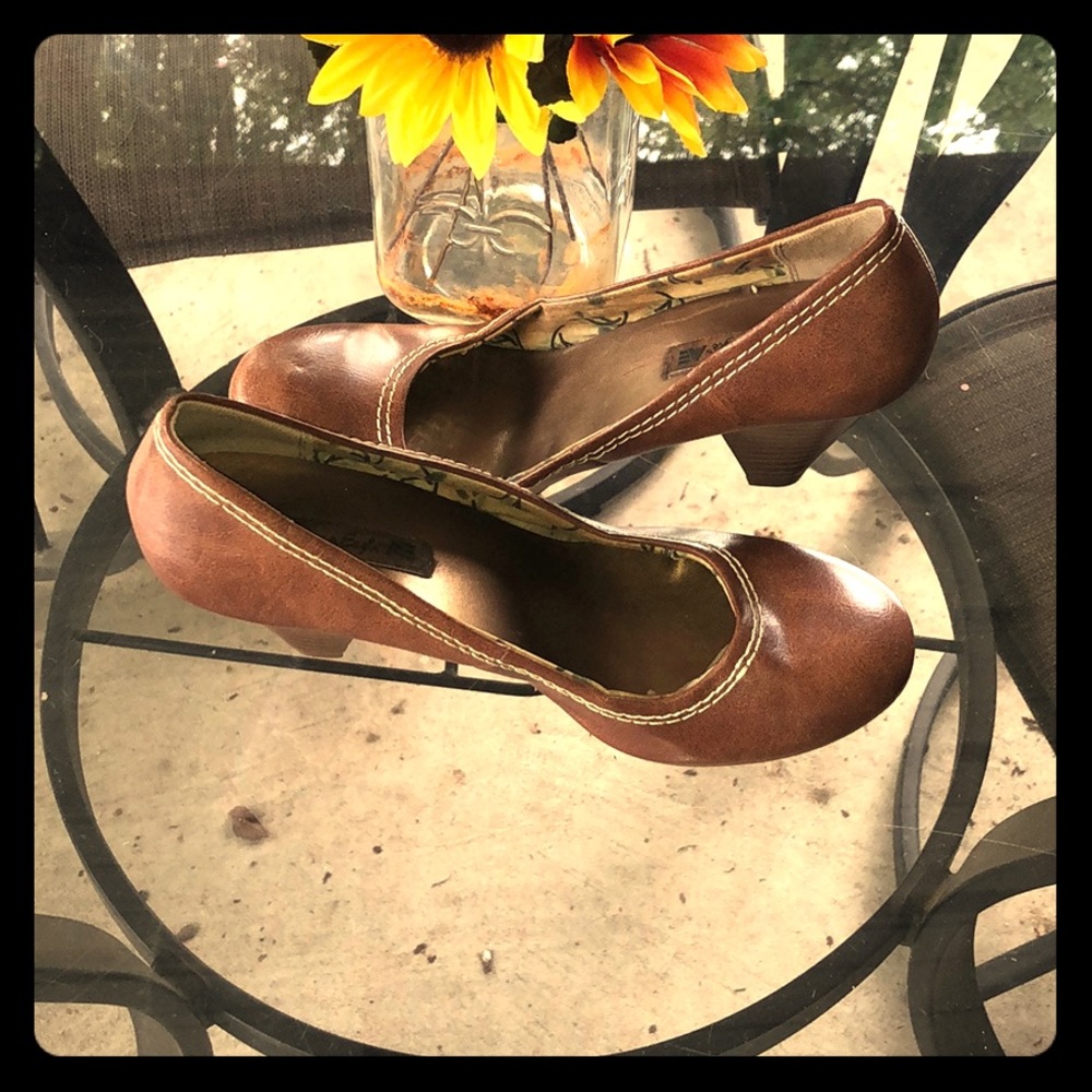 American Eagle wedged heels